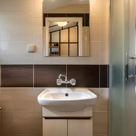 Lodge Dom Goscinny Bursztynek *